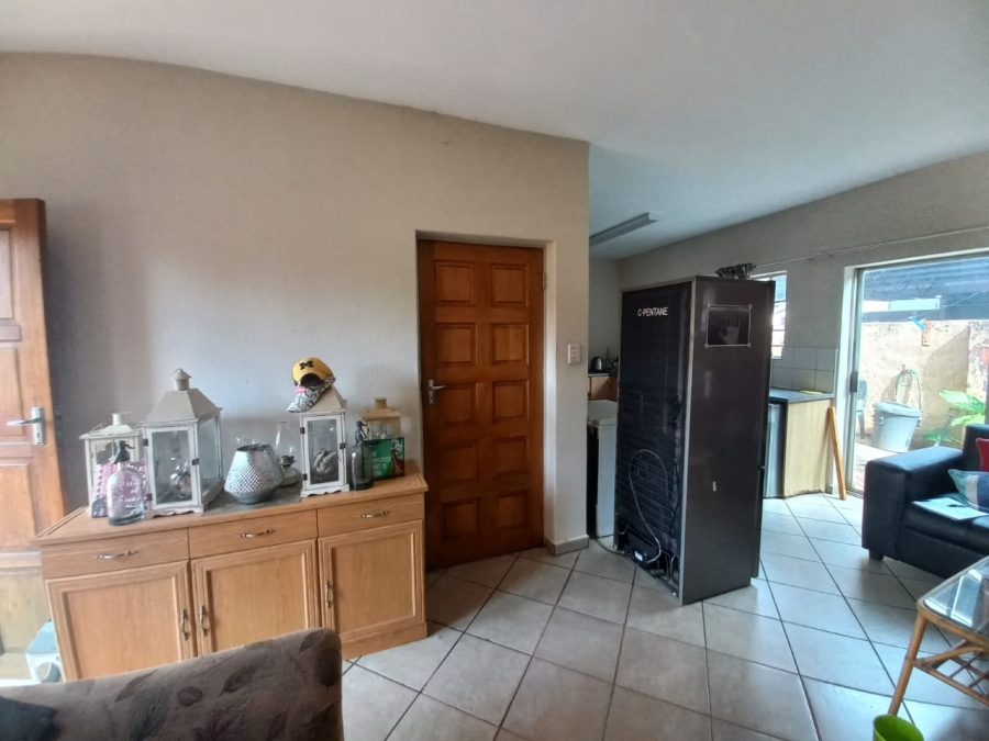 2 Bedroom Property for Sale in Rustenburg Central North West